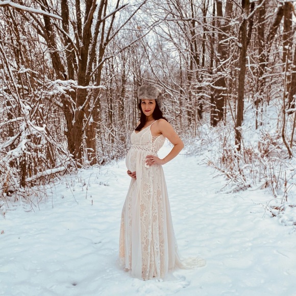 Meet your Posher, Ariel Aurora - Picture 3 of 4